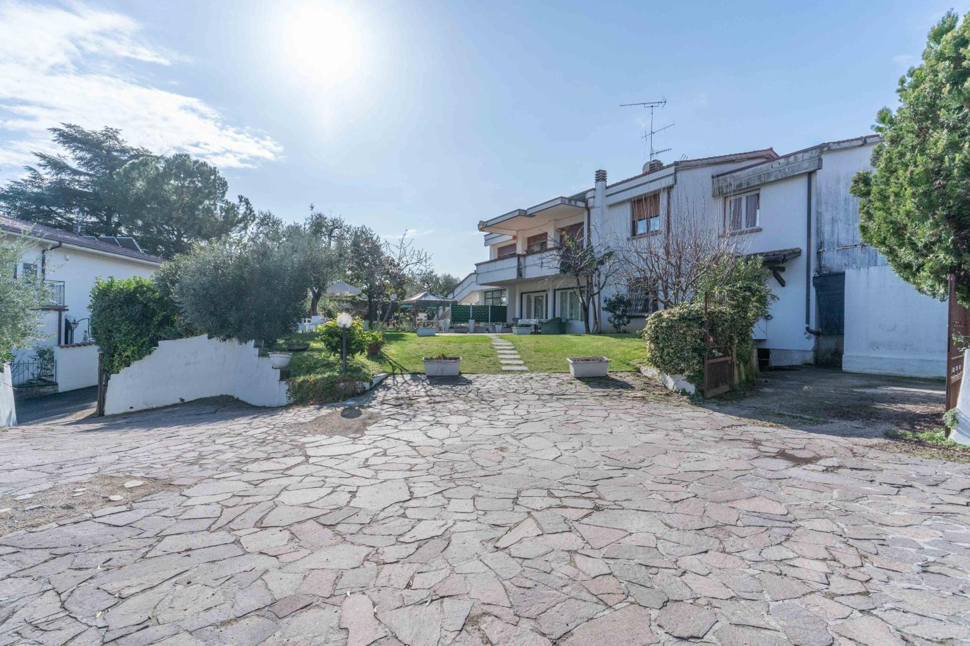 Appartement Ampia Dimora A Salo Con Parcheggio E Giardino Extérieur photo